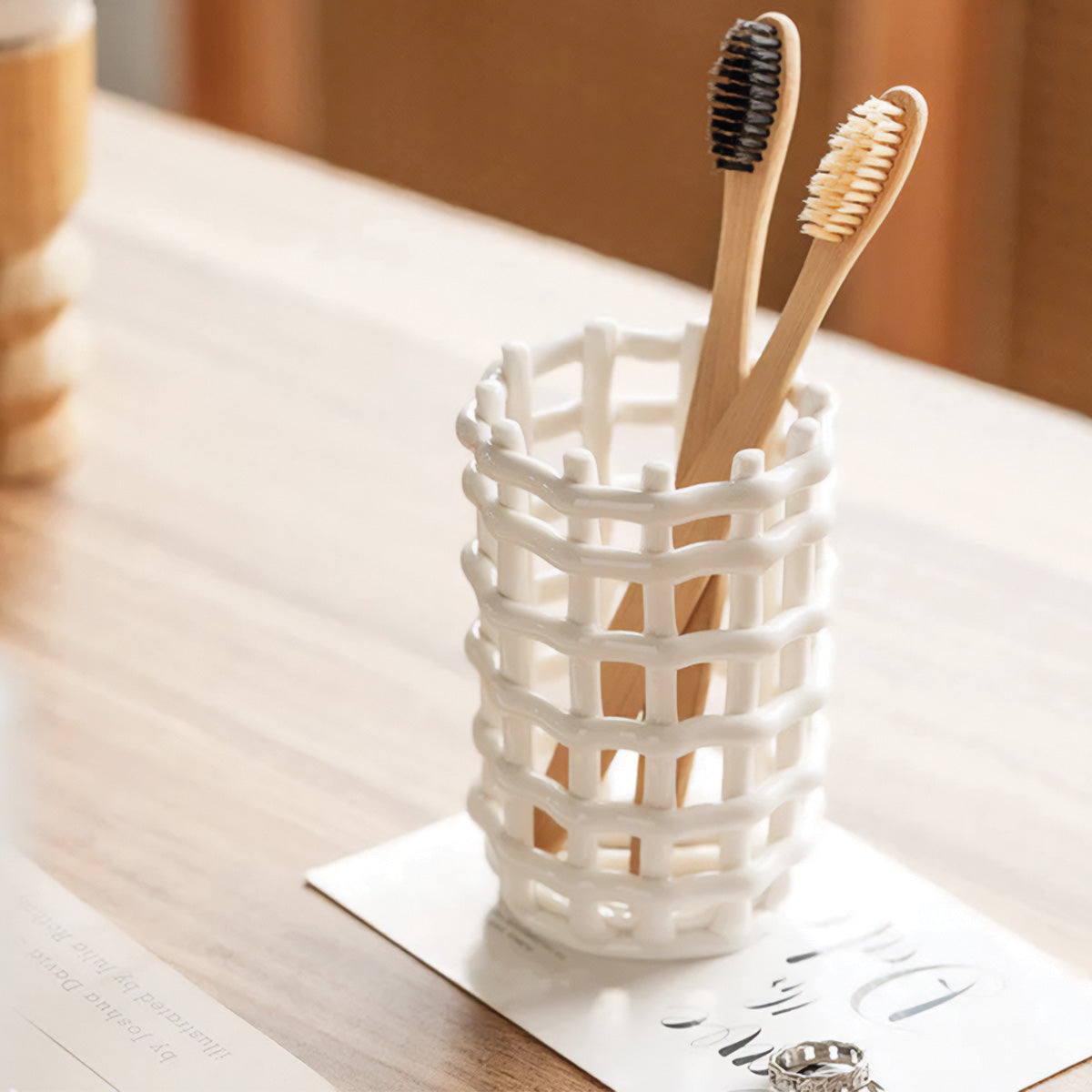 Forma Toothbrush Cup