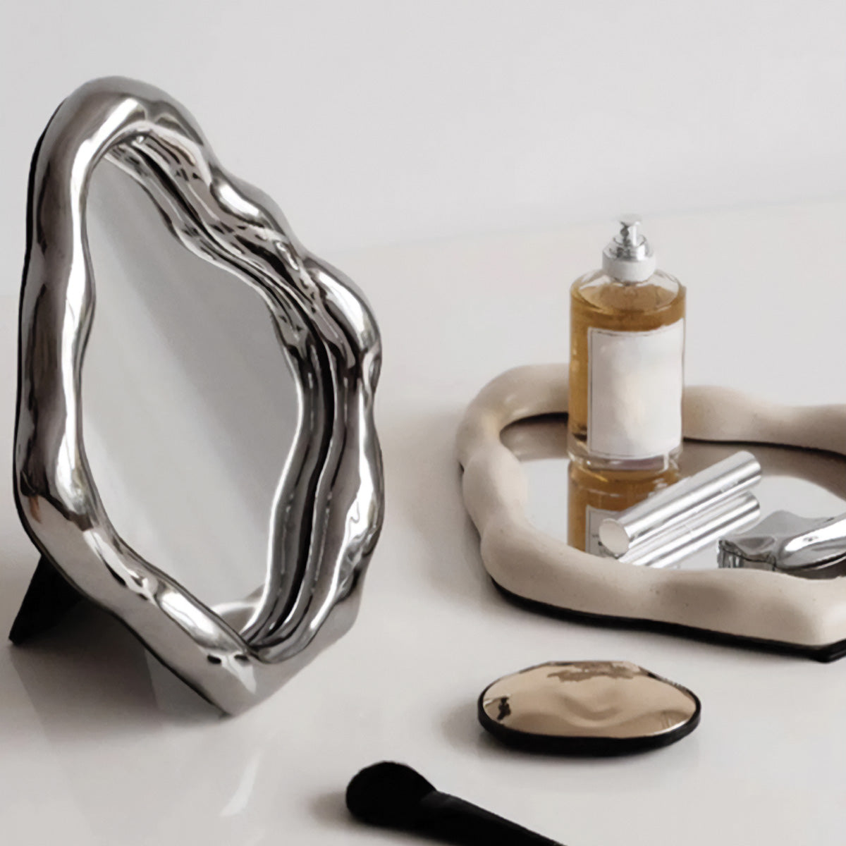 Aura Table Mirror